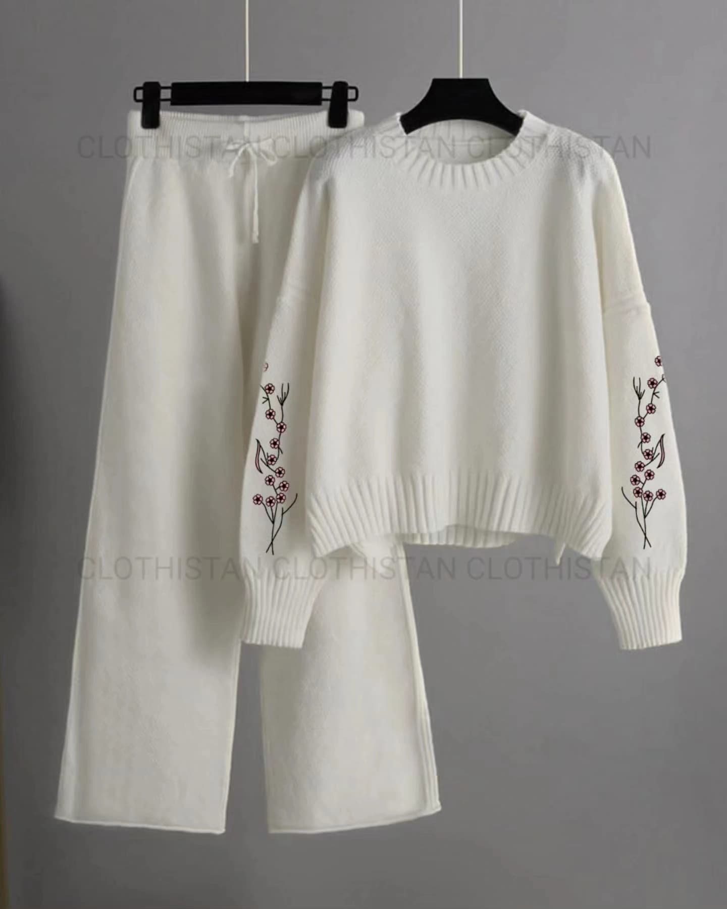 White sweatshirt sleeves flower with White flapper