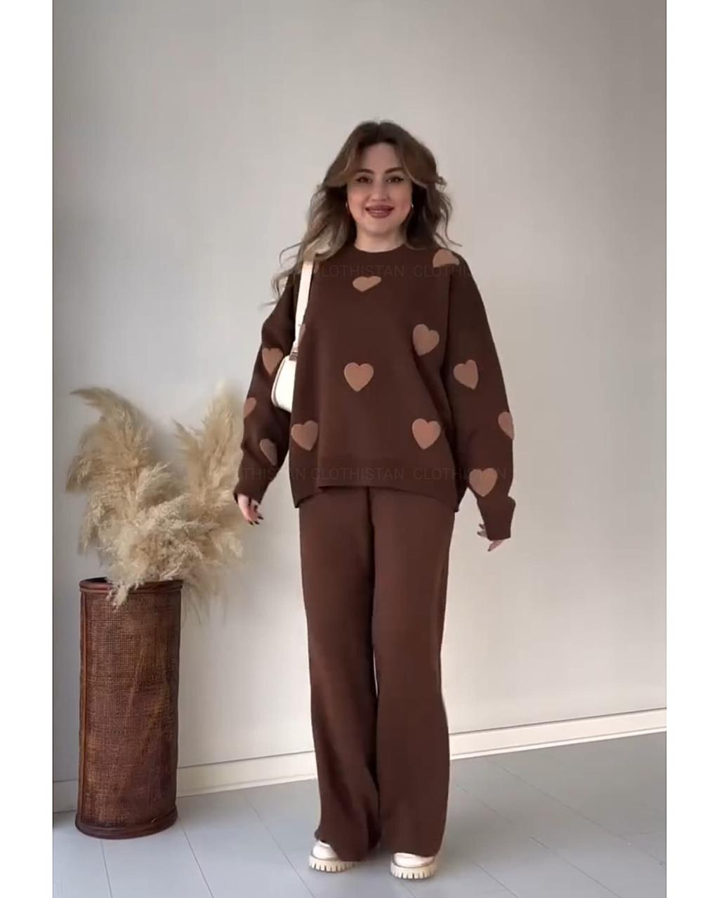 Dark Brown sweatshirt Beige filled heart all over With Dark Brown flapper