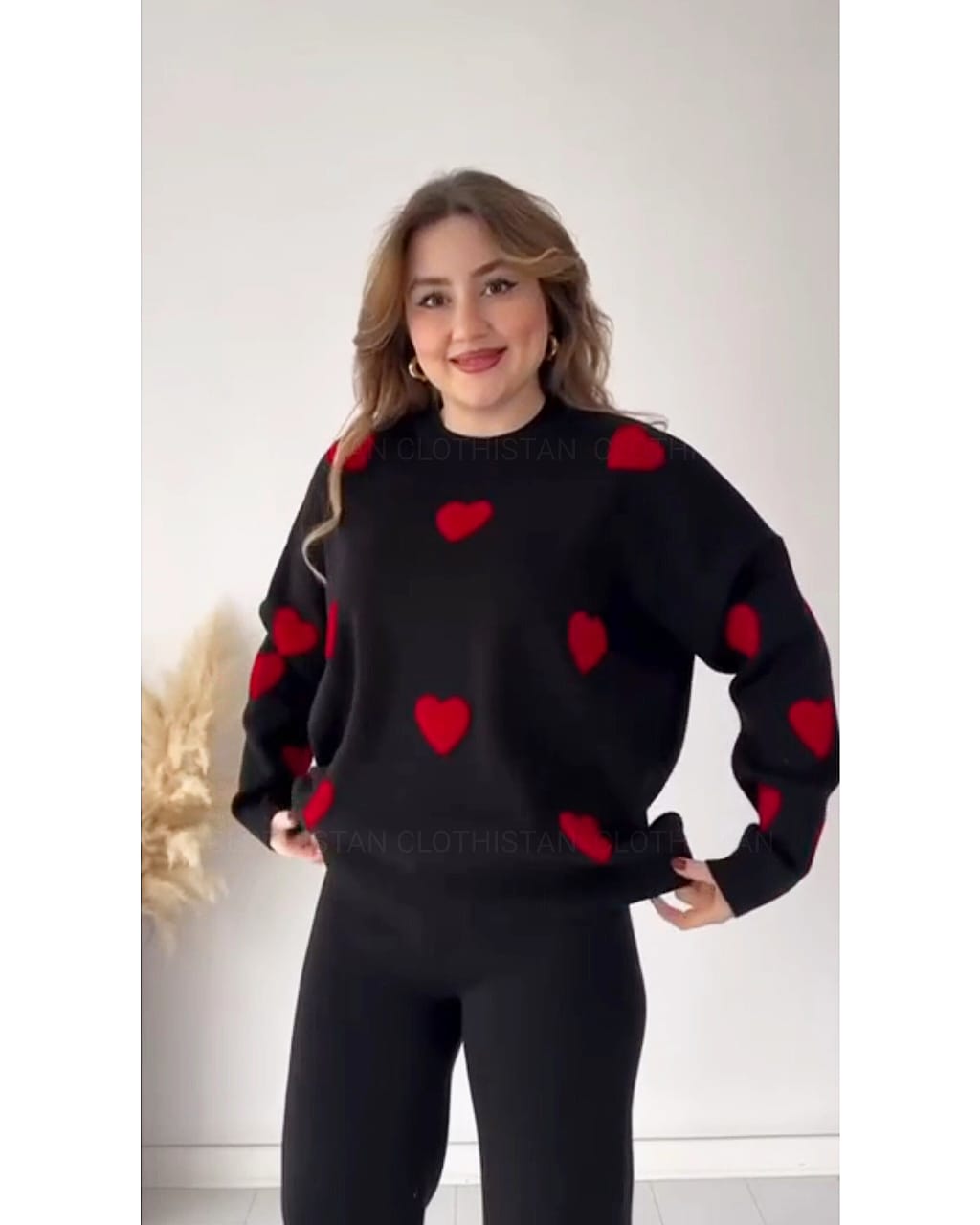 Black sweatshirt red filled heart all over with Black flapper